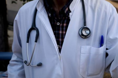 Πρωτοβάθμια Φροντίδα Υγείας: Ιδιωτικοποίηση του ΕΣΥ «βλέπουν» οι γιατροί πίσω από τις αλλαγές που προωθεί η κυβέρνηση