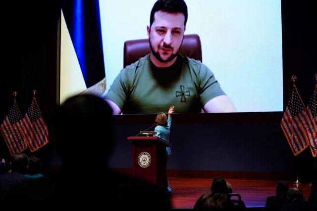 «Βόμβα» Ζελένσκι: Δημοψήφισμα για την όποια συμφωνία με την Ρωσία