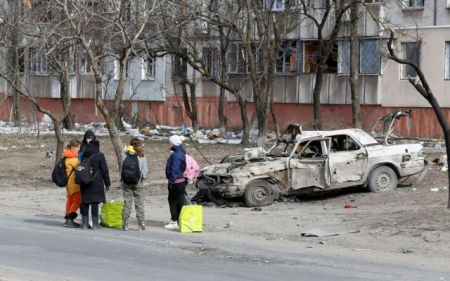 Πόλεμος στην Ουκρανία: Ελλειψη ανθρωπιστικών διαδρόμων εμποδίζει τη φυγή 100.000 άμαχων από τη Μαριούπολη