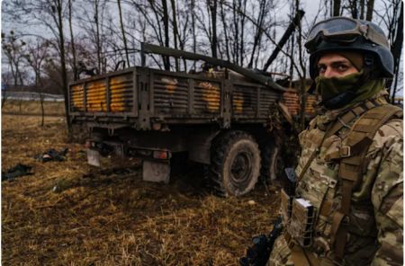 Πόλεμος στην Ουκρανία: «Ξεμένει από όπλα το Κίεβο»