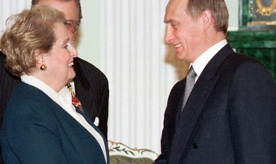 Όταν η Ολμπράιτ συνάντησε τον ψυχρό και ανέκφραστο Πούτιν: «Φαινόταν αποφασισμένος…»