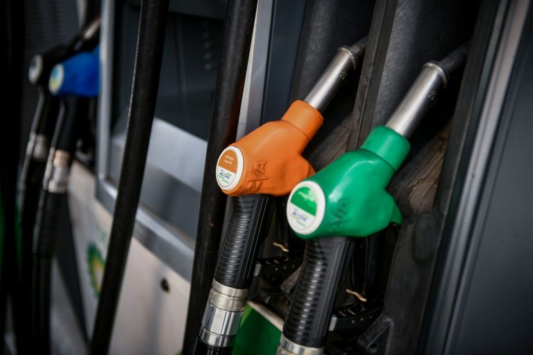 Επιταγή καυσίμων: Ποιοι είναι οι δικαιούχοι | tovima.gr