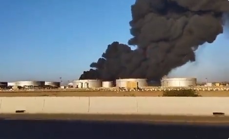 Σαουδική Αραβία: Μεγάλη έκρηξη σε πετρελαϊκές εγκαταστάσεις – Δίπλα στον χώρο που διεξάγεται η Formula 1 | tovima.gr