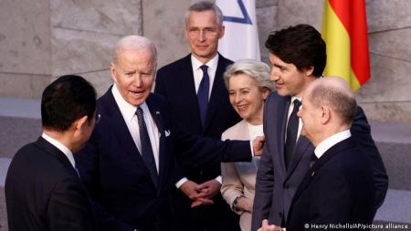 EE, NATO, G7: Όλοι εναντίον ενός