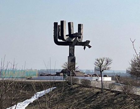 Πόλεμος στην Ουκρανία: Το Κίεβο καταγγέλλει ότι η Ρωσία έπληξε μνημείο του Ολοκαυτώματος