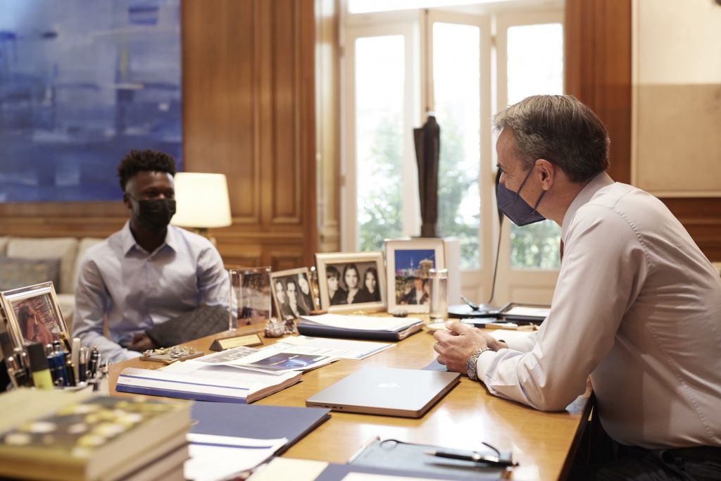 Κυριάκος Μητσοτάκης: Συναντήθηκε στο Μαξίμου με τον 17χρονο μαθητή Σαϊντού Καμαρά