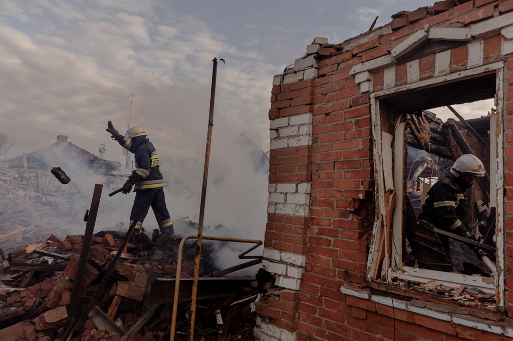 Ουκρανία: Νέο πυραυλικό χτύπημα στο Χάρκοβο με ένα νεκρό και τραυματίες – «Σοβαρή η απειλή στο Κίεβο»