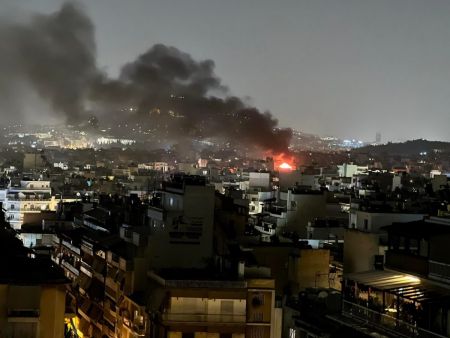 Νέος Κόσμος: Συναγερμός στην Πυροσβεστική – Καίγεται κτίριο