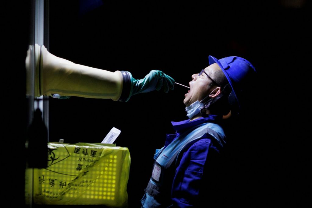 ΠΟΥ: Τα τρία σενάρια για την εξέλιξη του κορωνοϊού