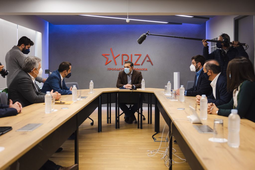 Αλέξης Τσίπρας σε δημάρχους Αττικής: Να μην περάσουν άλλα κόστη σε καταναλωτές και πολίτες, να ενισχυθούν οι δήμοι