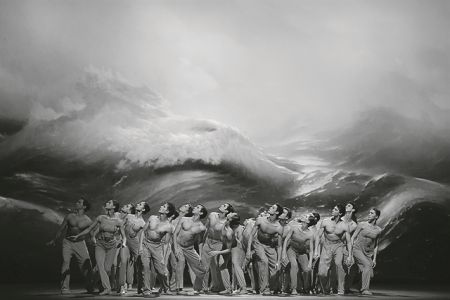 «Εμπόλεμη» τέχνη; Πυρομαχικά πολυτελείας;