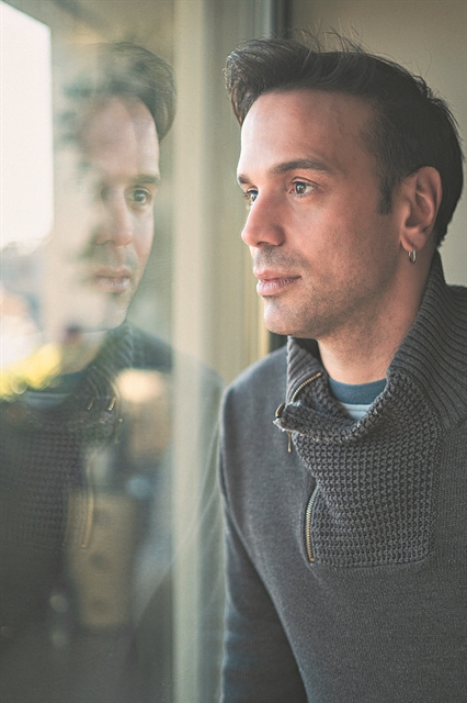 «Το κοινό διψάει να ακούσει τη γλώσσα του στο θεάτρο»