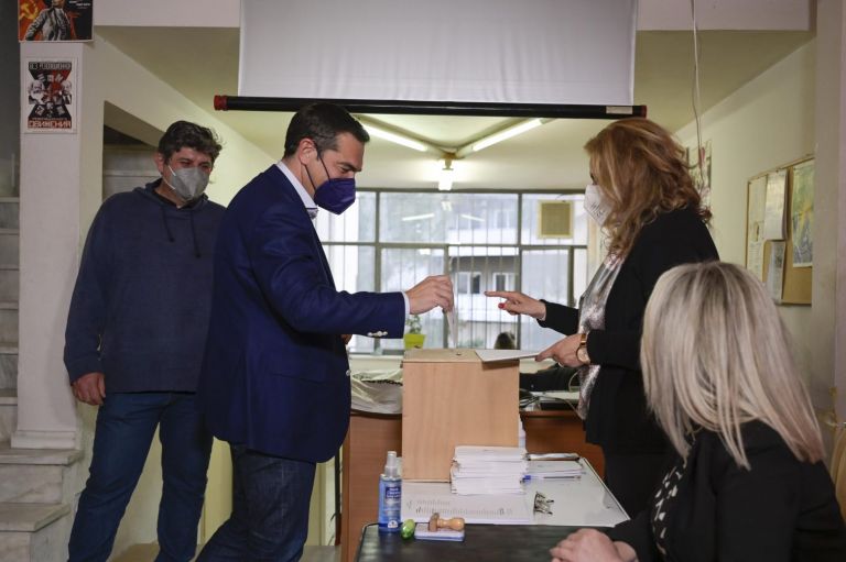 ΣΥΡΙΖΑ: Ψήφισε ο Αλέξης Τσίπρας για συνέδρους | tovima.gr