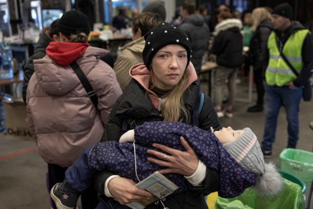 Μαριούπολη: Δεν έφτασε η ανθρωπιστική βοήθεια – Τον Ερυθρό Σταυρό κατηγορεί η Μόσχα