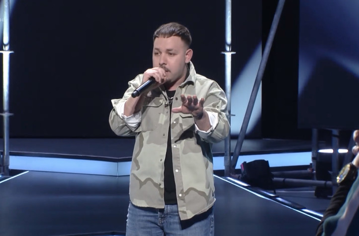 X Factor: Τραγούδησε για πρώτη φορά live στη ζωή του! – Τα κατάφερε;