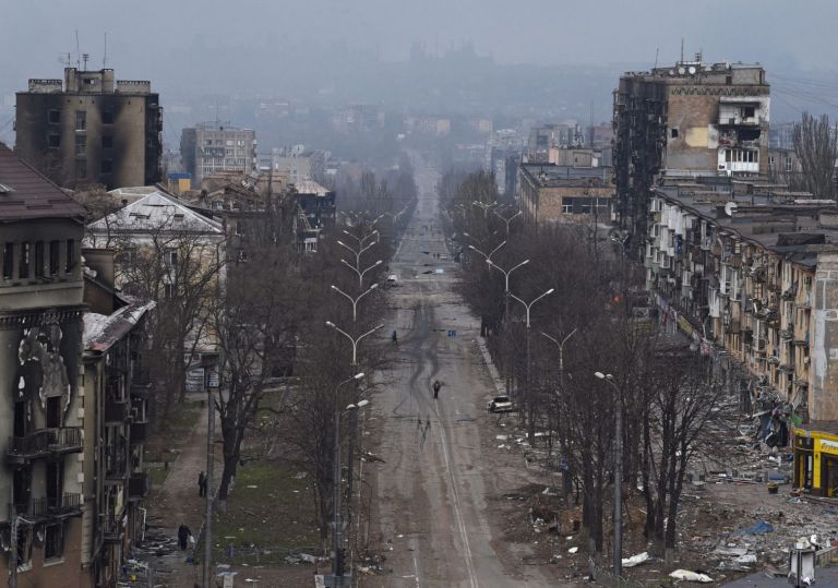 Μαριούπολη: Το 90% της πόλης έχει καταστραφεί – «Οι Ρώσοι εμποδίζουν τις προσπάθειες του Ερυθρού Σταυρού για εκκένωση» | tovima.gr