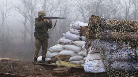 ΝΑΤΟ: Οι ρωσικές δυνάμεις μετακινούνται από το Κίεβο για «ανασυγκρότηση, επανοπλισμό και ανεφοδιασμό»