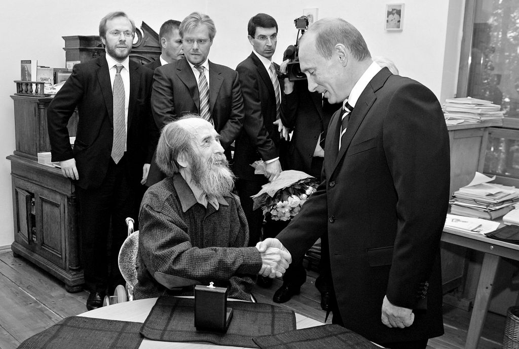 Πούτιν, Ντενίκιν και Σολζενίτσιν