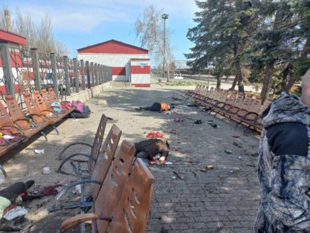 Ουκρανία: «Σφαγή αμάχων» με 39 νεκρούς καταγγέλλει ο Ζελένσκι –Δεκάδες οι τραυματίες