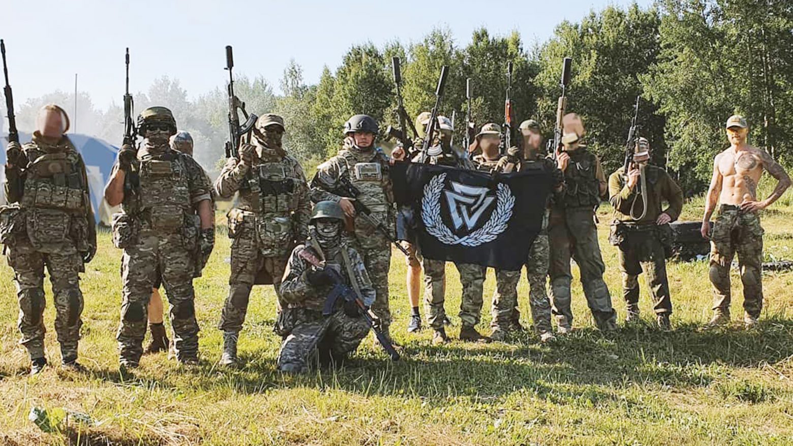 Πόλεμος στην Ουκρανία: Ποιοι είναι οι Ρώσοι νεοναζί μισθοφόροι της οργάνωσης «Rusich» που δρουν στη χώρα;
