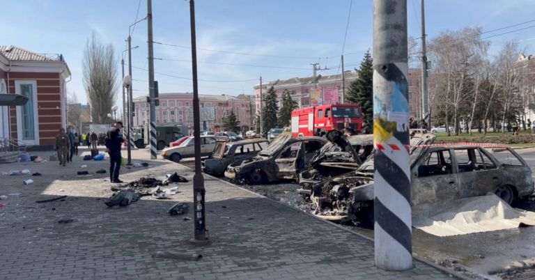 Ουκρανία: Στους 57 οι νεκροί από την επίθεση στον σιδηροδρομικό σταθμό στο Κραματόρσκ | tovima.gr