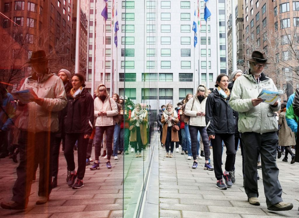 Εκλογές στη Γαλλία: Στις 9μμ τα πρώτα αποτελέσματα – Μειωμένη η συμμετοχή στις κάλπες