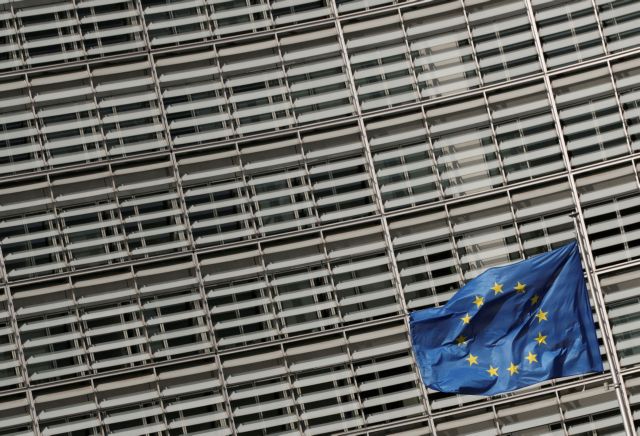 Επί τάπητος η αποστολή όπλων από την ΕΕ στην Ουκρανία