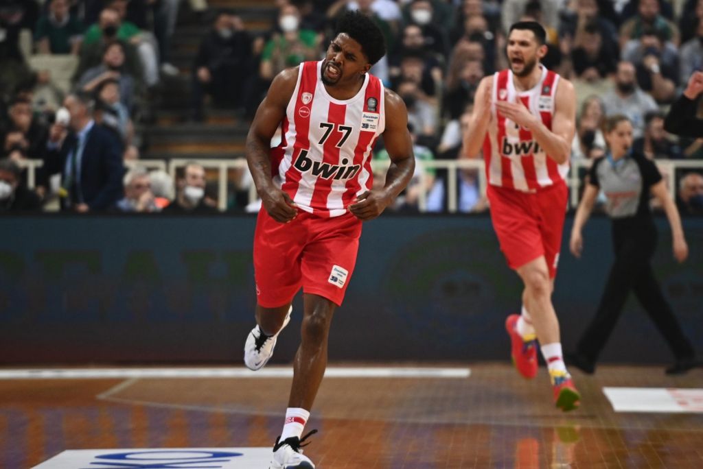 Οι ερυθρόλευκοι άλωσαν το ΟΑΚΑ και «σφράγισαν» το πλεονέκτημα έδρας