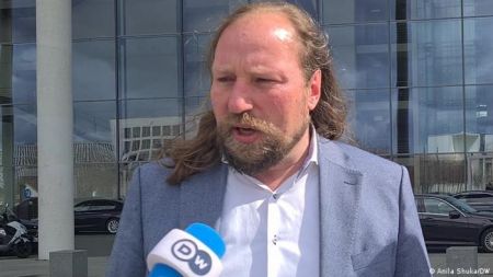 «Win-win η ένταξη Αλβανίας και Βόρειας Μακεδονίας»