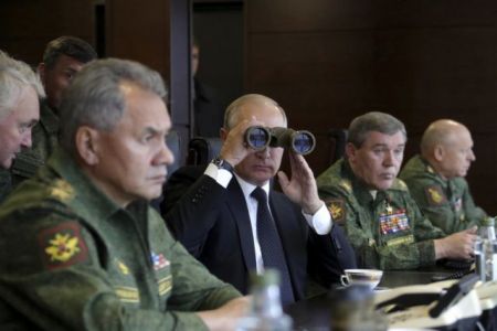 Πόλεμος στην Ουκρανία: Οι ήττες μπορεί να οδηγήσουν τον Πούτιν στη χρήση πυρηνικών, λέει η CIA