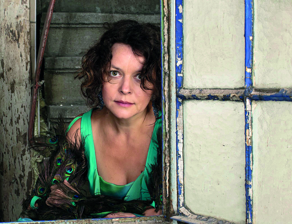 Μαριάνα Σαντόφσκα, «Το να πενθείς είναι σχεδόν ταμπού»