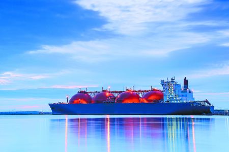 Σε containerships και LNG Carriers επενδύουν οι έλληνες εφοπλιστές