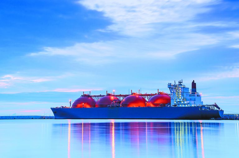 Σε containerships και LNG Carriers επενδύουν οι έλληνες εφοπλιστές | tovima.gr