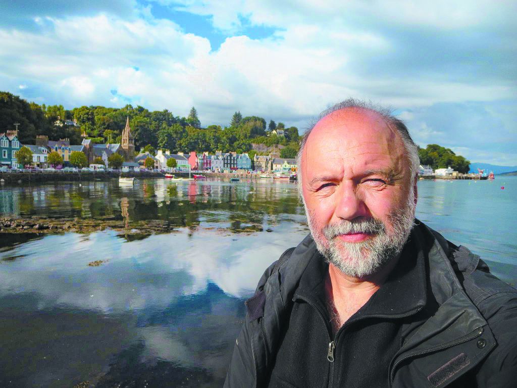 Αντρέι Κούρκοφ: Στην γκρίζα ζώνη του Ντονμπάς