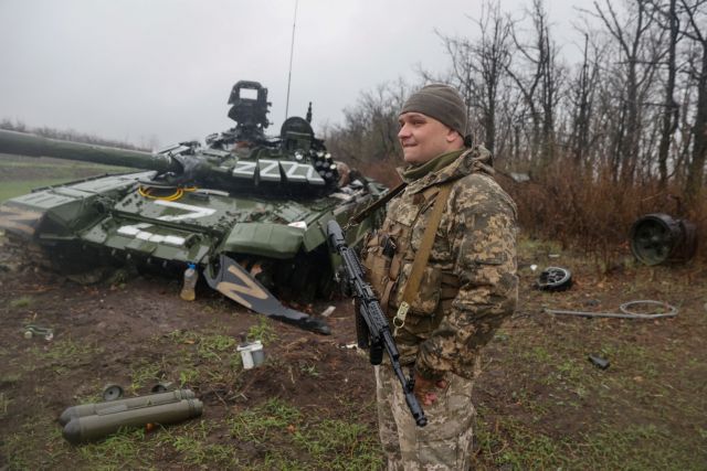 Ουκρανία: Έφτασαν αμερικάνικα όπλα από το τελευταίο πακέτο βοήθειας – Πιέζει και για ευρωπαϊκά η Φον Ντερ Λάιεν