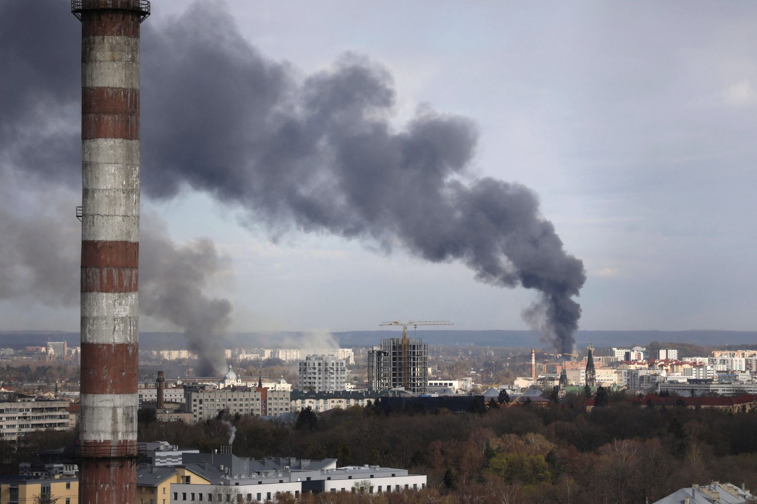 Ρωσία: Στόχος αποθήκη με «ξένα όπλα» ο βομβαρδισμός στην πόλη Λβιβ