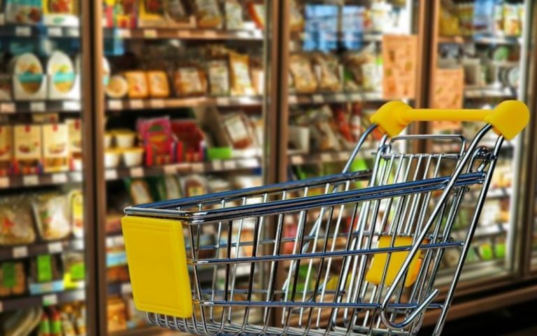 Greek consumers: 7 out of 10 have reduced their purchases in supermarkets | tovima.gr