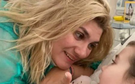 Ρούλα Πισπιρίγκου: «Μαμά γιατί τρέμω;» – Το λάθος που την «πρόδωσε» στην παιδίατρο