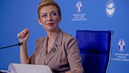 Μαρία Ζαχάροβα: Η Ρωσία έχει δικαίωμα να στοχοποιήσει αμερικανικές αποστολές όπλων στην Ουκρανία