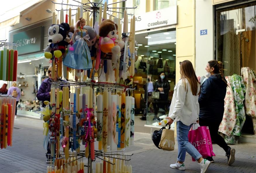 Το ωράριο των εμπορικών και των πολυκαταστημάτων έως και το Μεγάλο Σάββατο