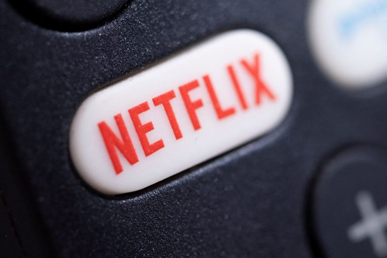 Netflix: Μετά τη βουτιά της μετοχή, τι;