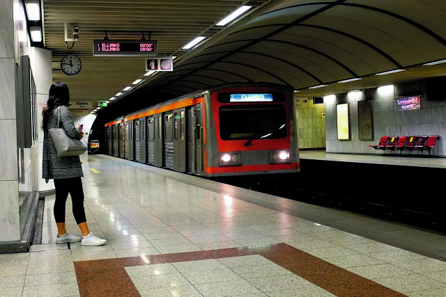 Κορυδαλλός: Ποιος είναι ο άνδρας που έπεσε στις γραμμές του μετρό