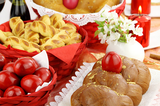 Πασχαλινό τραπέζι: Οδηγίες από τον ΕΟΔΥ για την ασφαλή κατανάλωση τροφίμων | tovima.gr