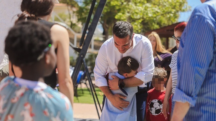 Το παιδικό χωριό SOS στην Βάρη επισκέφθηκε ο Αλέξης Τσίπρας