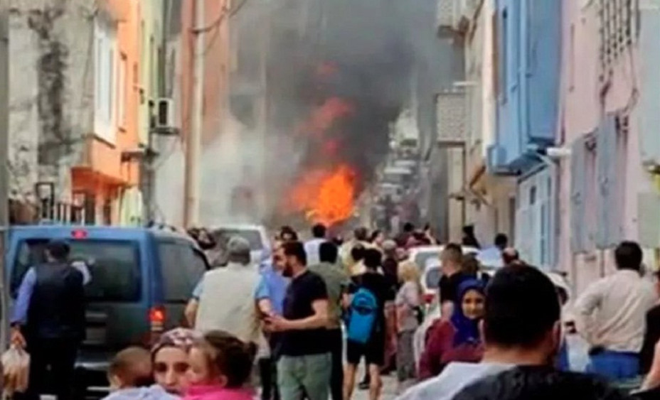 Τουρκία: Δύο νεκροί από πτώση εκπαιδευτικού αεροσκάφους σε συνοικία