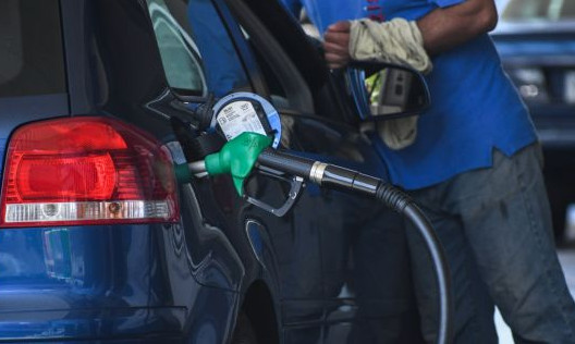 Επιδότηση καυσίμων: Τι πρέπει να προσέξουν οι δικαιούχοι | tovima.gr