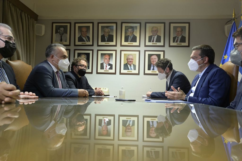 Τσίπρας: Τροπολογία για τη ρήτρα αναπροσαρμογής