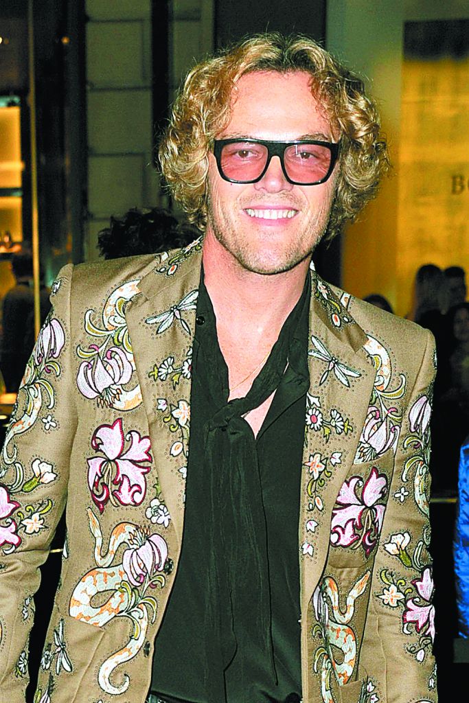 «Βαφτίσια, γάμοι, βαφτίσεις, γάμοι!»