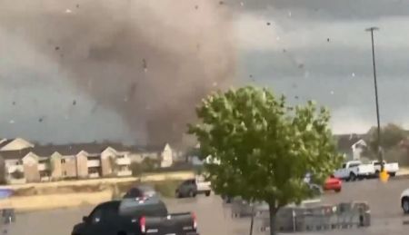 ΗΠΑ: Δεκάδες ανεμοστρόβιλοι «χτύπησαν» το Κάνσας