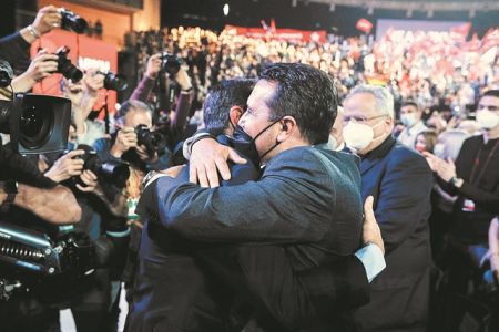 Η διπλή απειλή